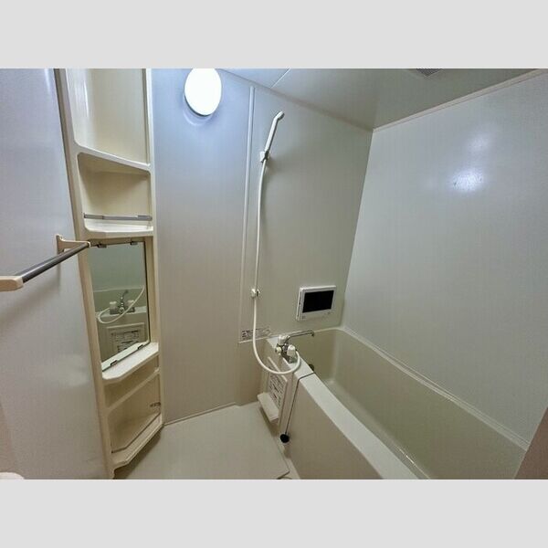 シエルブルー303号室 浴室(テレビは設備ではありません)
