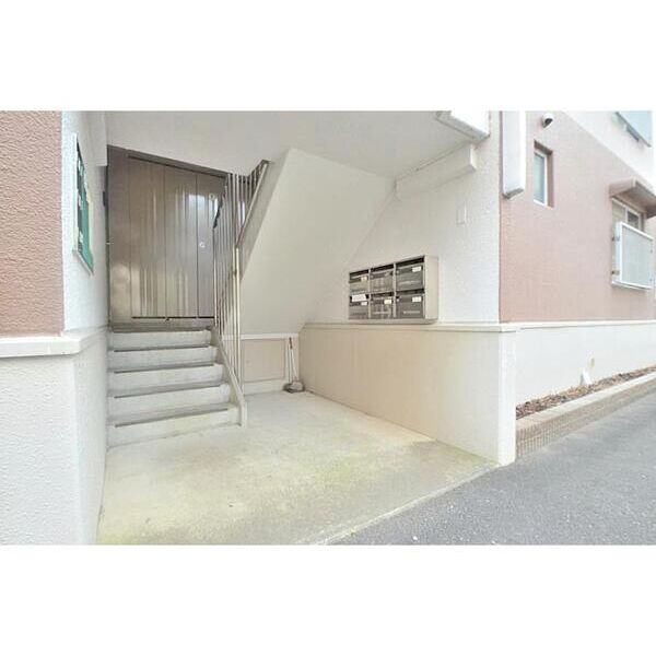 ベルヴェデーレ202号室 エントランス