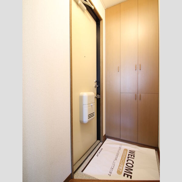 さくらハイツ　Ⅰ 大型シューズボックス付の玄関