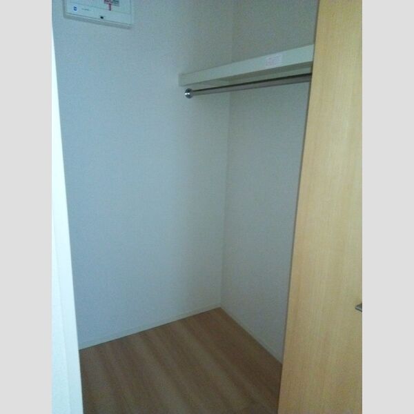 ポルト セレーノ203号室 ウォークインクローゼット