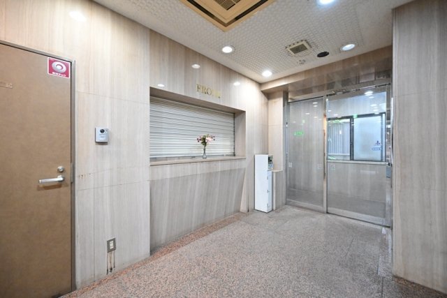 グランドハウスシャンティ6階 エントランス