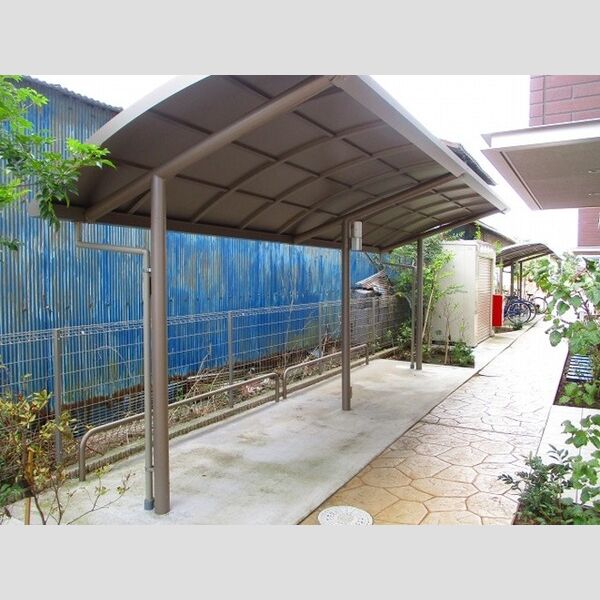 イーストパレス205号室 駐輪場