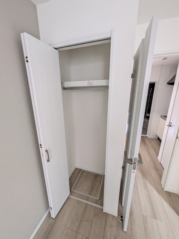 アリスワン南三咲(E-222)2階 収納