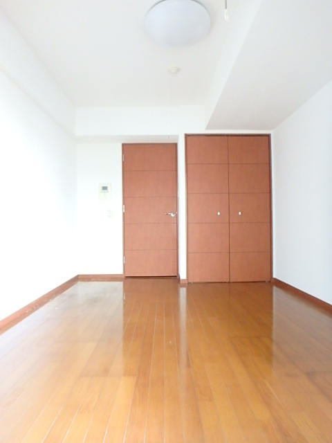 ガーラ・シティ蒲田南 使い勝手のいい寝室です