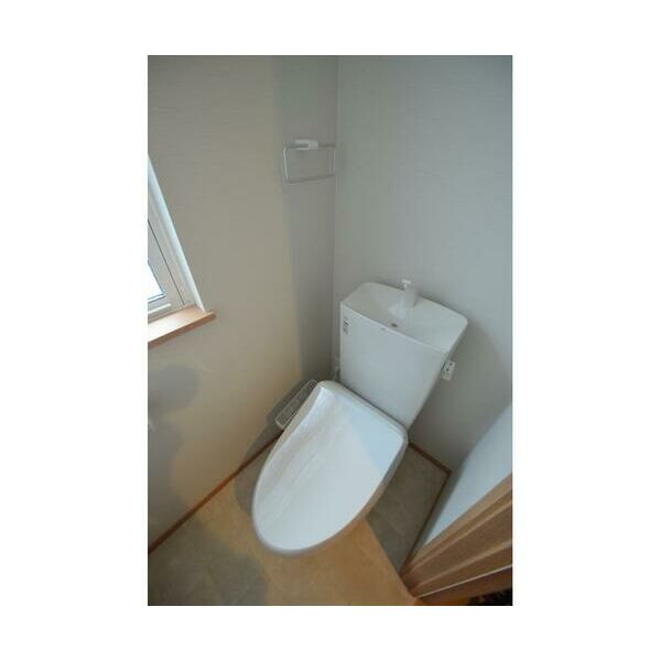 越谷市蒲生東町貸家 トイレ