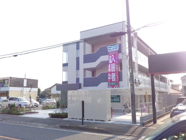 ゼアーズ 外観写真（昼）