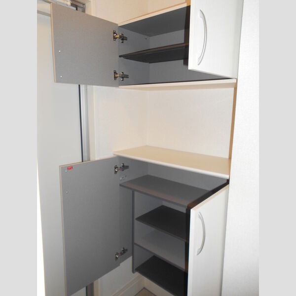 フローラ(新座)105号室 玄関