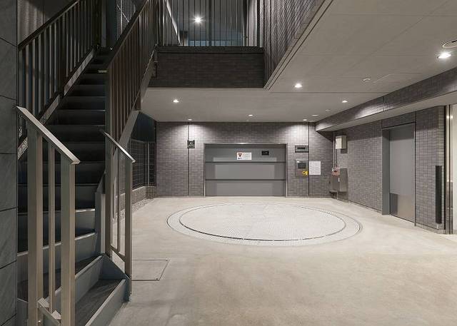 ガーラ・プレシャス渋谷六本木通り 敷地内駐車場あり（要確認）