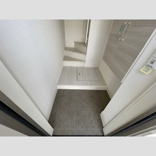 グランシャリオD 玄関