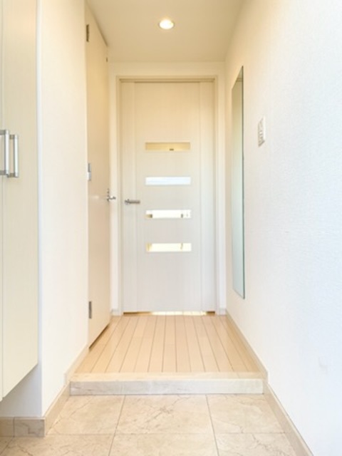 グランド・ガーラ代田橋 明るい玄関です