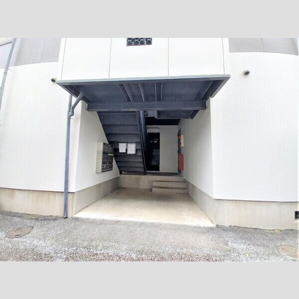 メゾンセピア　C エントランス