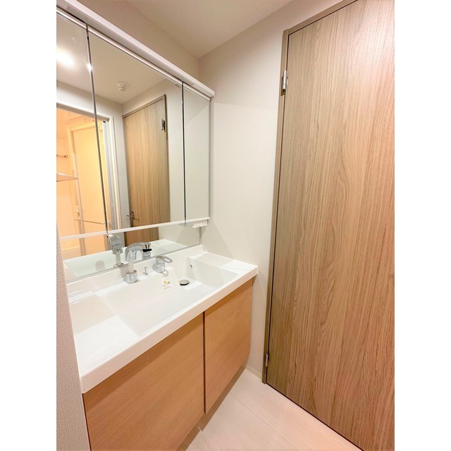 SILVERADO SHIBASAKI-CHO303号室 同建物別部屋の参考画像