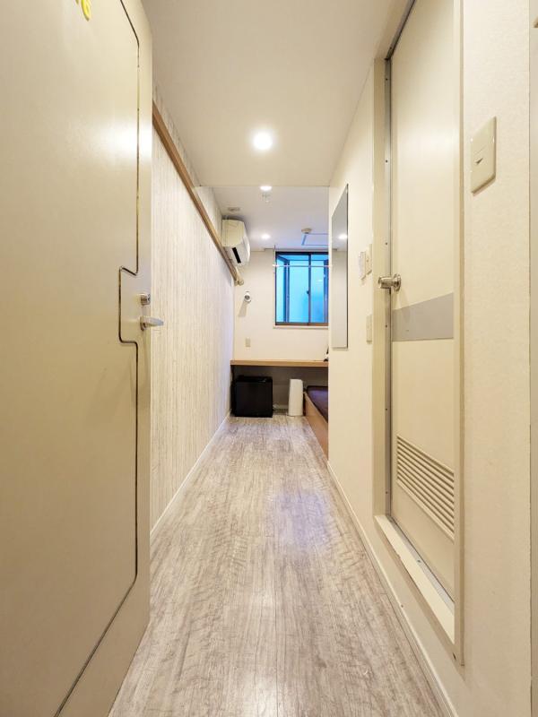 THE VALUE SHARED HOTEL TAKENOTSUKA1階 玄関