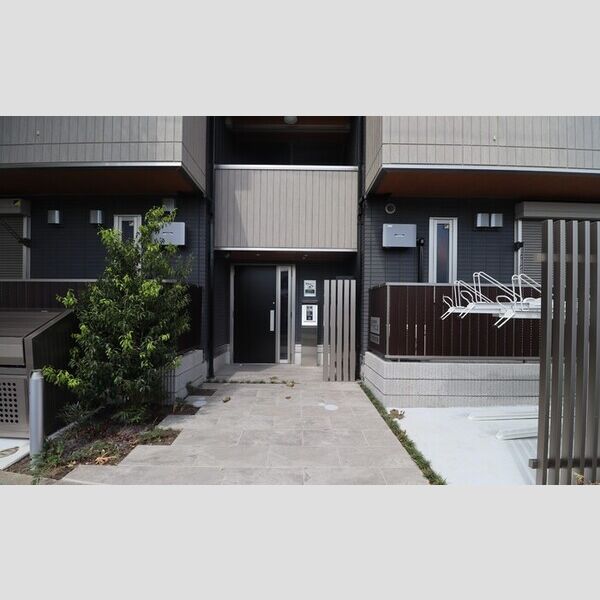 グラナーデ谷原 エントランス