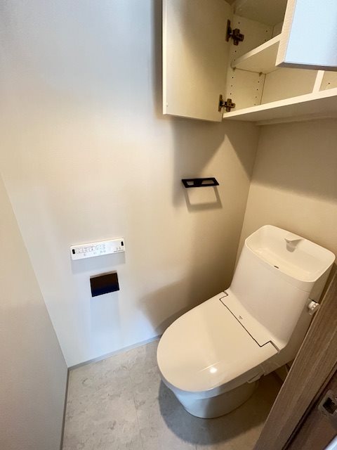 クロスレジデンス六義園9階 トイレ