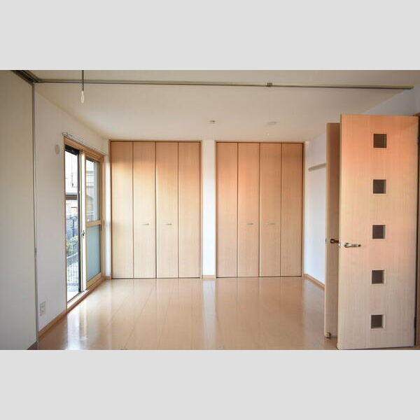 ルミエール　参番館101号室 テラス側洋室