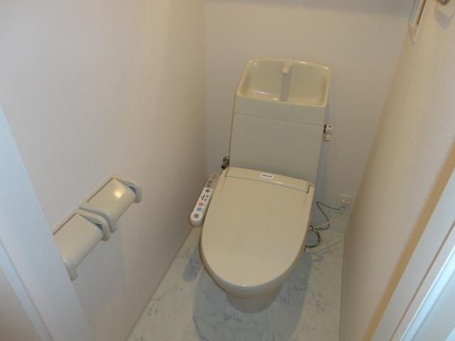 Ovest高田 シャワー付トイレ