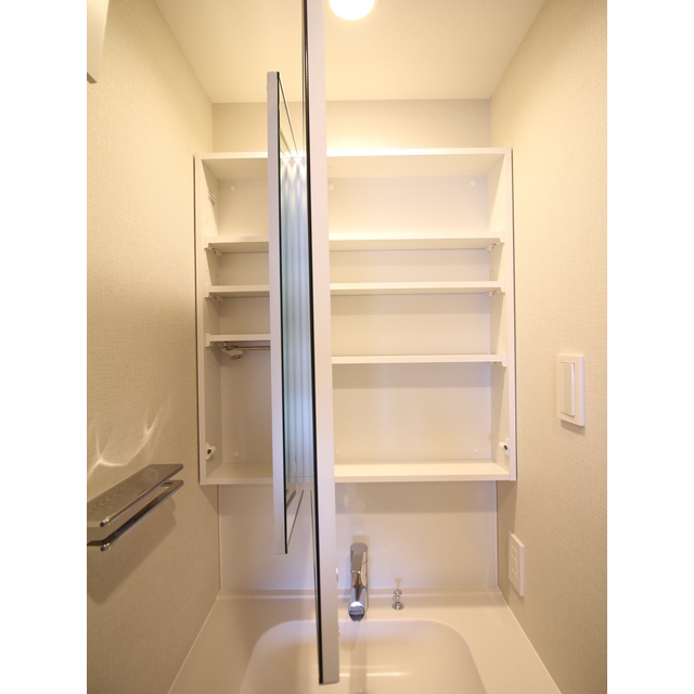 プレール・ドゥーク小竹向原 二面鏡