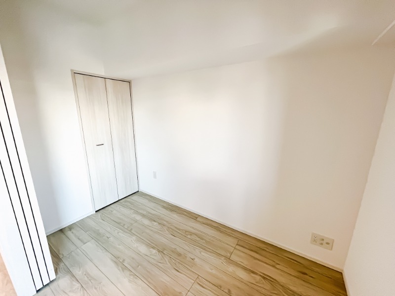 ドゥーエ王子神谷1階 寝室