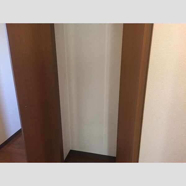 ウィステリア豊田403号室 物入