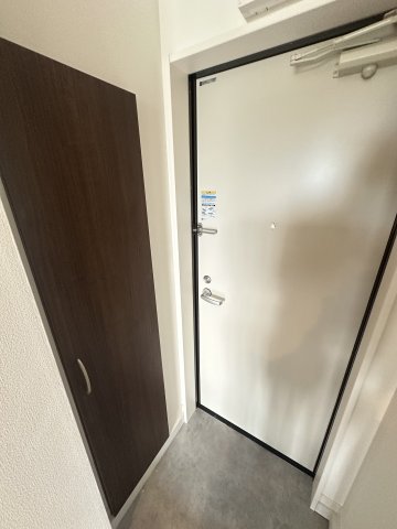 ベイルームグラン扇町WEST203号室 玄関