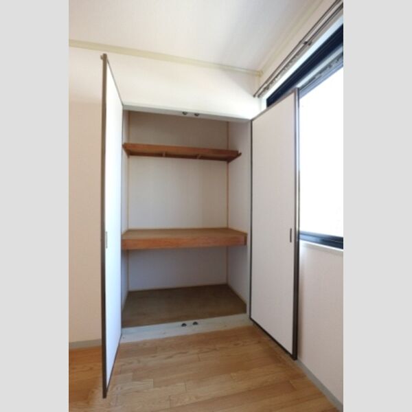 パールハイツ米村26103号室 収納