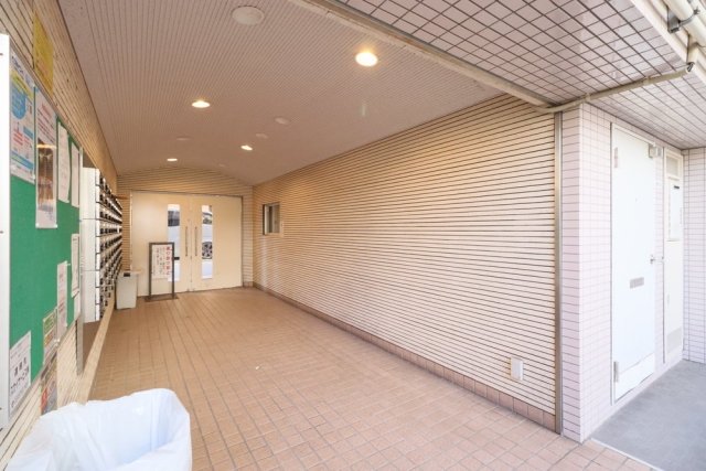 スカイコート戸越銀座4階 エントランス