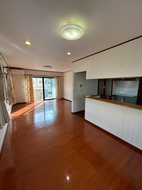 船橋市芝山1丁目戸建 居室、リビング