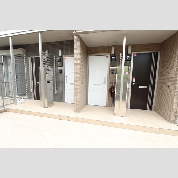 クレイン102号室 エントランス