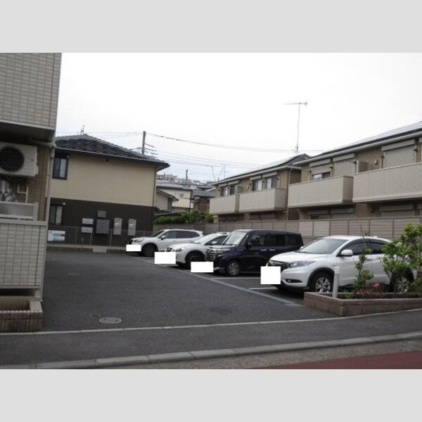 パークヒルズ 敷地内駐車場