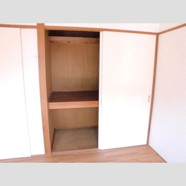 アベニールクニヤ303号室 洋室　物入
