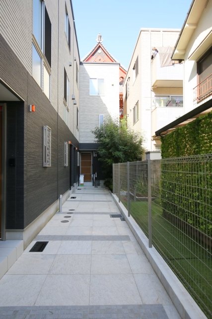 プラハテラス東大前 外観