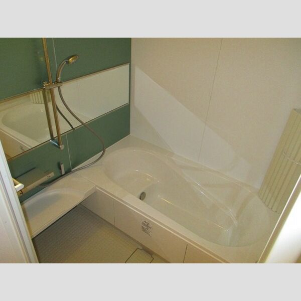 コモド203号室 バス