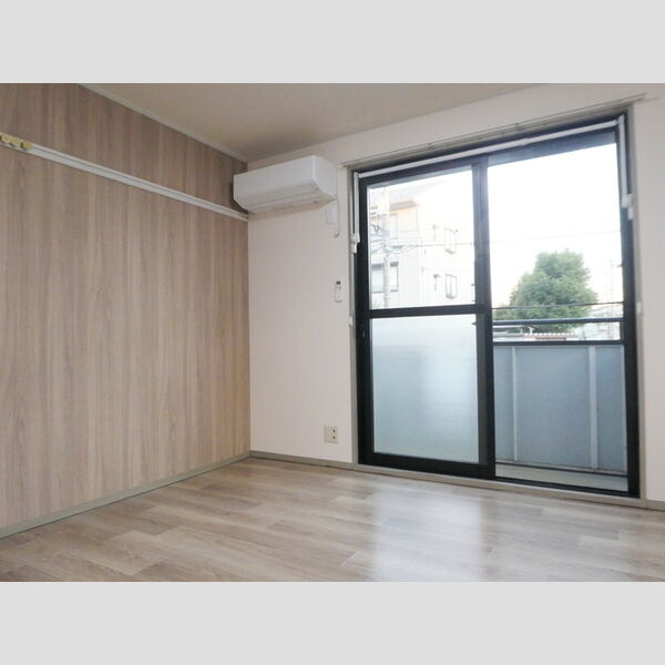 ヴァンベール東川口　Ⅴ 南側洋室