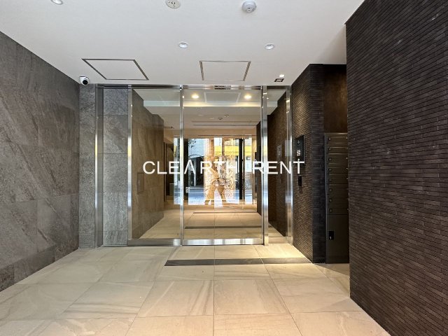 コンシェリア神楽坂 ＣＲＯＳＳＩＡ2階 スタイリッシュなエントランス