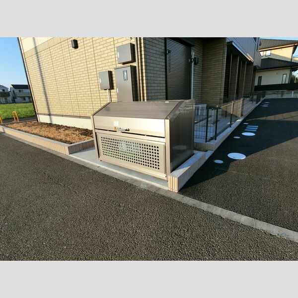 クレール湘南台Ⅳ　A ゴミストッカー