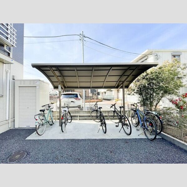 エミナンスⅢ 駐輪場