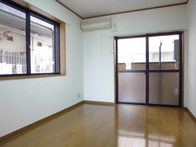 Ｂｅａｕｔｙ　Ｈｉｌｌｓ２００２ リビング