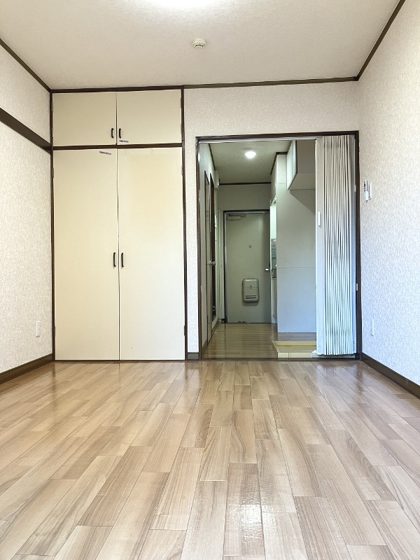 ハイコーポ小泉５．６1階 今回募集時アコーディオンカーテンは撤去します