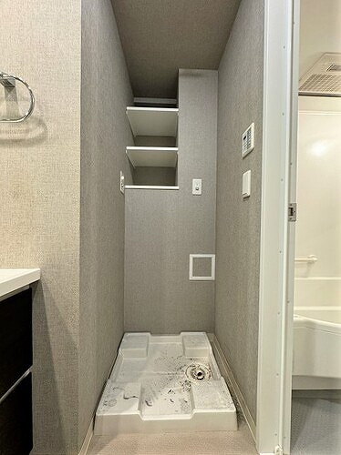 ビー・サイト13階 室内洗濯機置場　※前回募集時2024年1月の写真