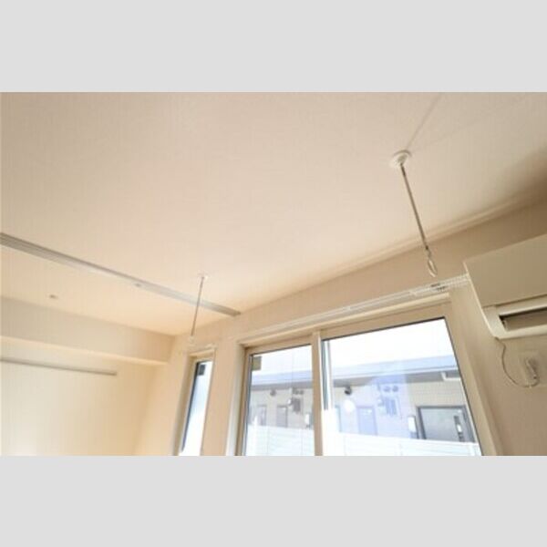 サン・デボーテ103号室 室内物干し