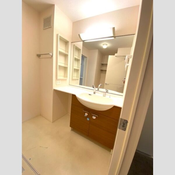 ガーデンハイツ 302号室　洗面化粧台
