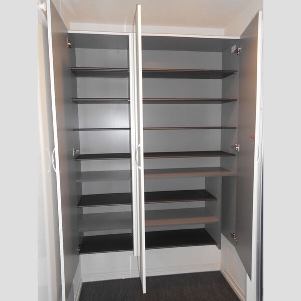 ファミール301号室 玄関