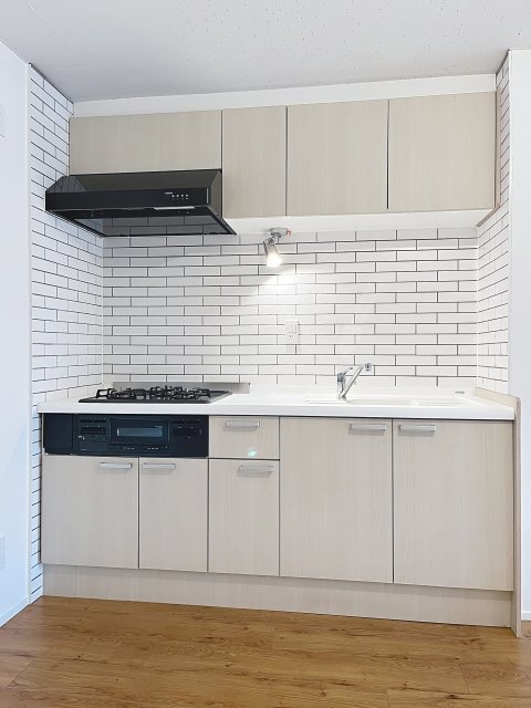 リシェル氷川台3階 システムキッチン（3口ガスコンロ・グリル付）