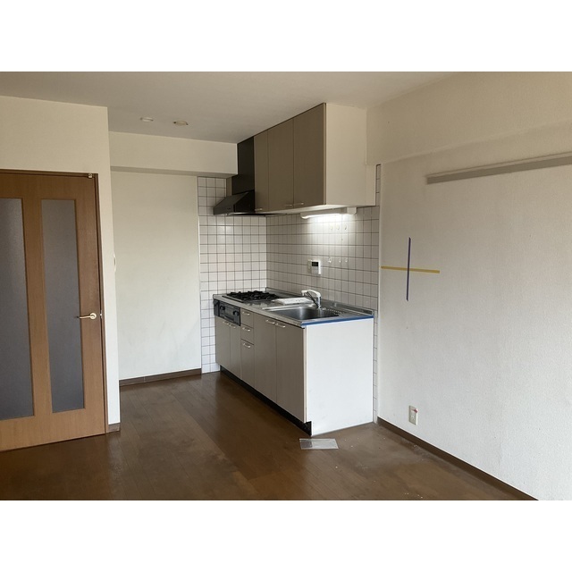 ドミール・コンフォール親水公園302号室 リビング