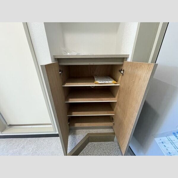 コンフォール小泉205号室 シューズボックス(カウンター)