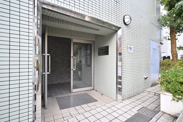 モビーレ等々力4階 エントランス