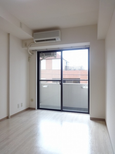 ライオンズマンション大山幸町406号室 リビング