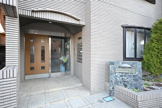 ガーデンハウス壱番館2階 エントランス