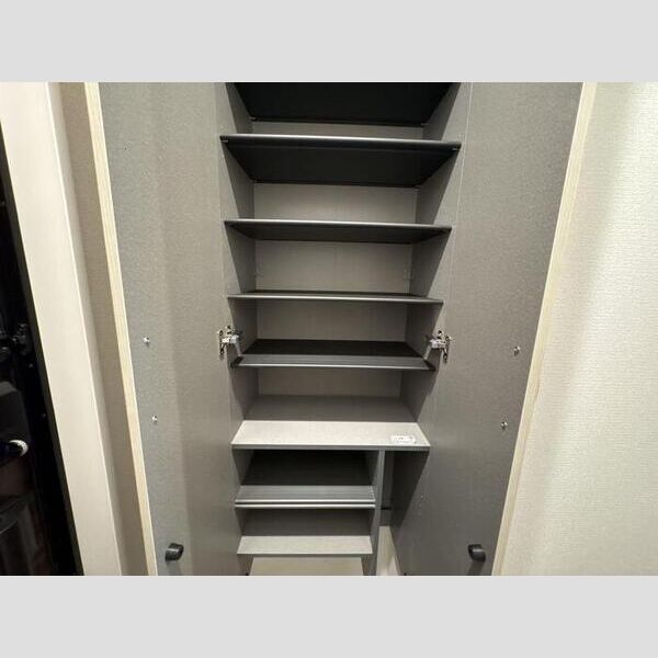 セレスティア南花畑Ⅲ102号室 シューズボックス